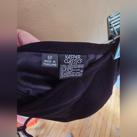🍀Kasper Black Skirt size 6P NWT. "F" - Picture 4 of 4